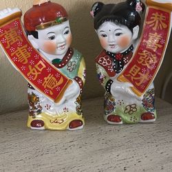 2 Chinese Figures 