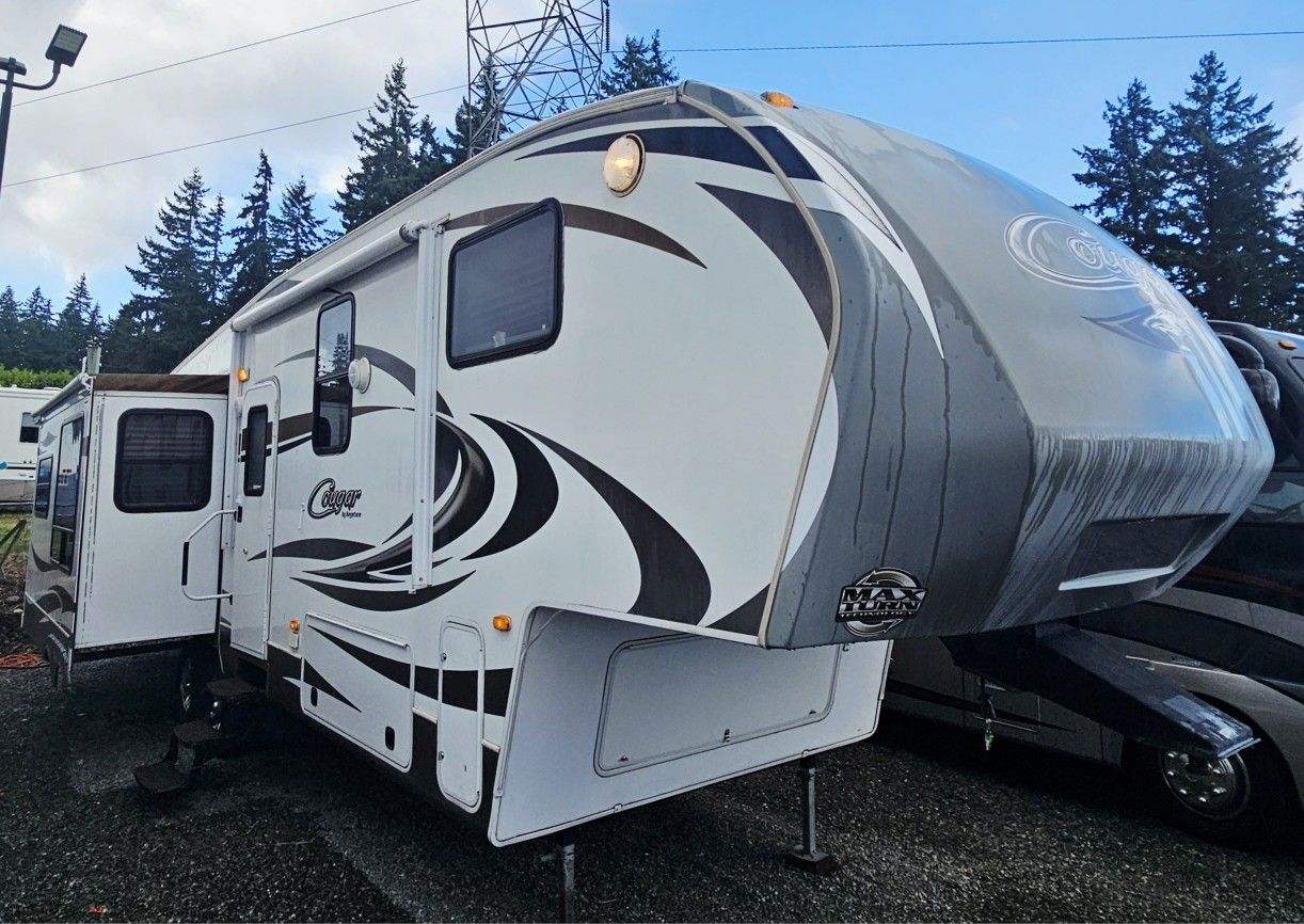 2012 Keystone Cougar 323MKS