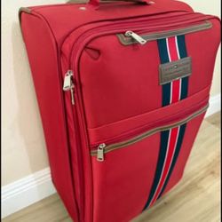 Beautiful Tommy Hilfiger luggage