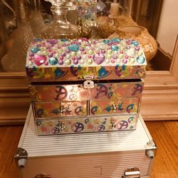 Really Cute Jewelry Music Box I Filled It With Bracelets, Earrings Hair Barrettes And Best Friend Keychains