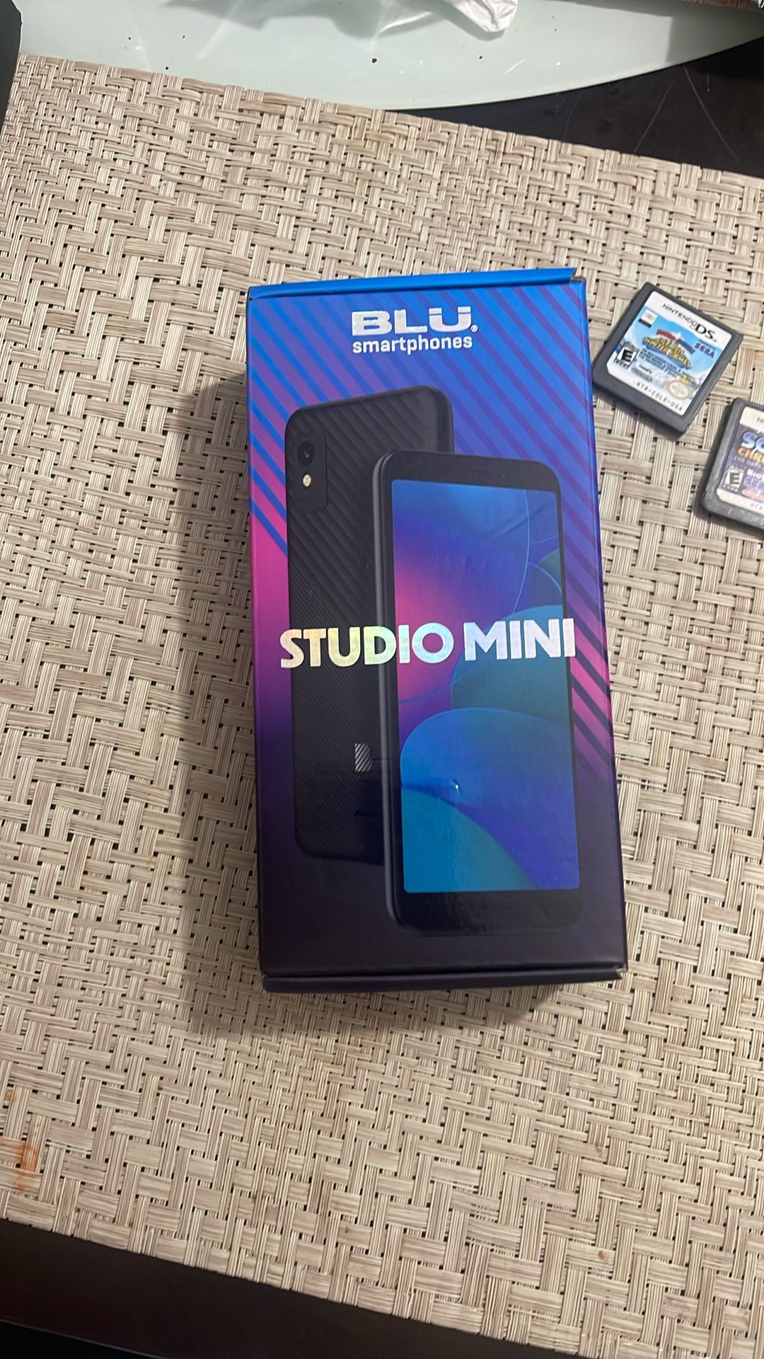 BLU studio mini android phone