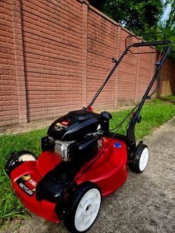 Toro selfpropelled lawnmower