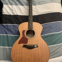 Taylor 214 Acoustic Left Handed Guitar