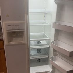 Refrigerator 