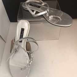 Nina New York Silver Rhinestones Size 8 1/2