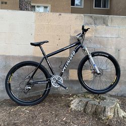 SPECIALIZED MOUNTAIN BIKE /SIZE TIRES 26” /SIZE FRAME LARGE 