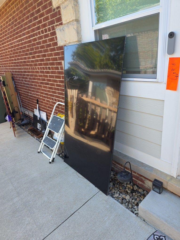 75 Inch TV Samsung LED, For Spare Parts Only