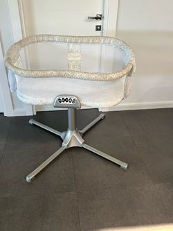 REDUCED!!!HALO BassiNest Premier Series