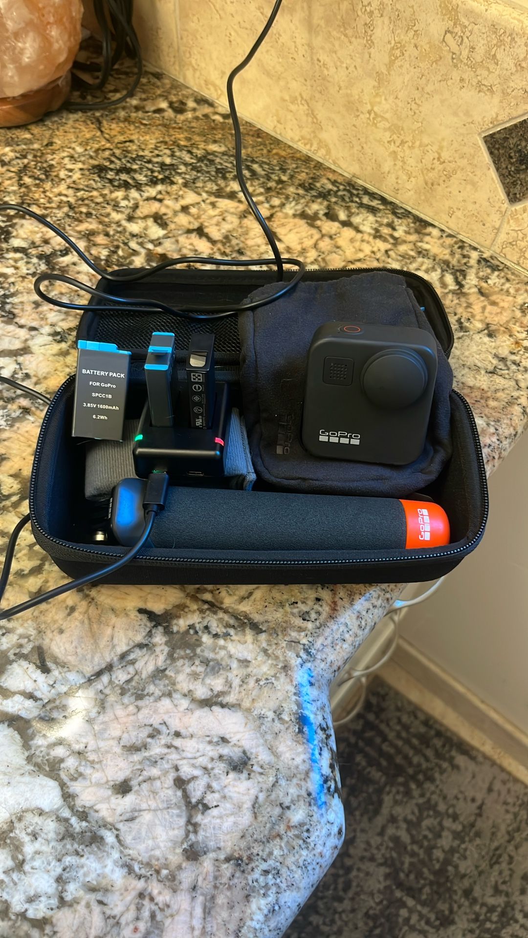 GOPRO MAX 2024 - 3 BATTERIES - CASE - SUPERCHARGER