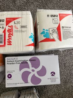 WypAll L30 Heavy Cleaning Towels & Nitrile Gloves Bundle