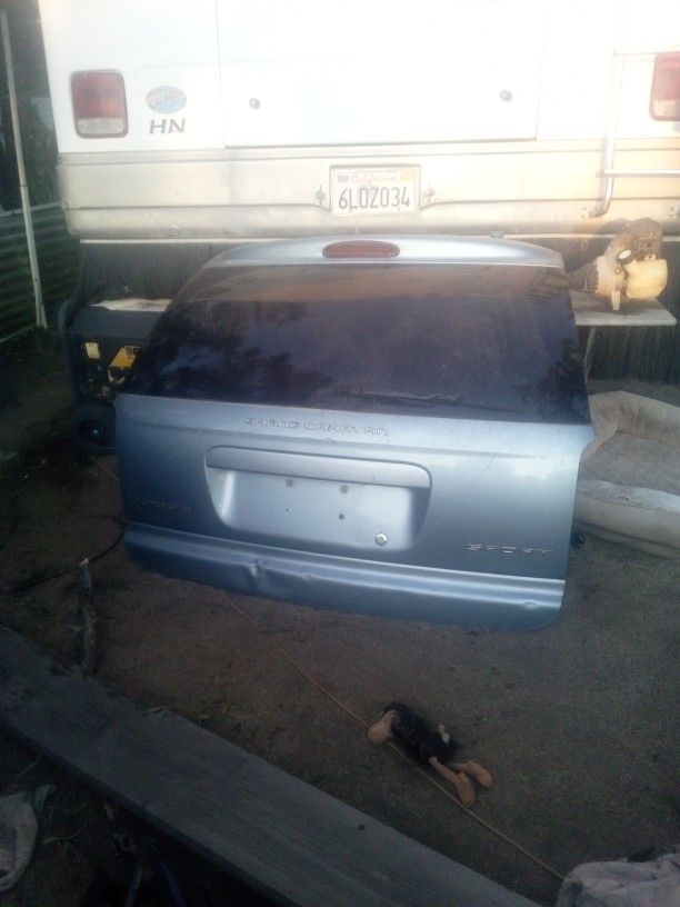 Chrysler Town And Country Or Dodge Caravan