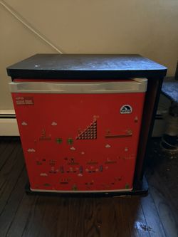 Mini fridge PRICE FIRM (READ DESCRIPTION)