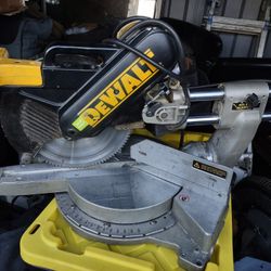 DeWalt 12 Inch Sliding Miter Saw