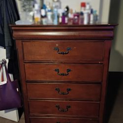 Chest dresser And Mirror 