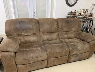 Living room reclining set