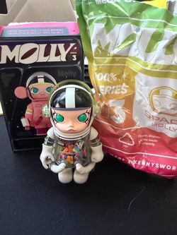 Pop Mart Mega Space Molly 100% Series 3 Tetris Series Figure (A3)