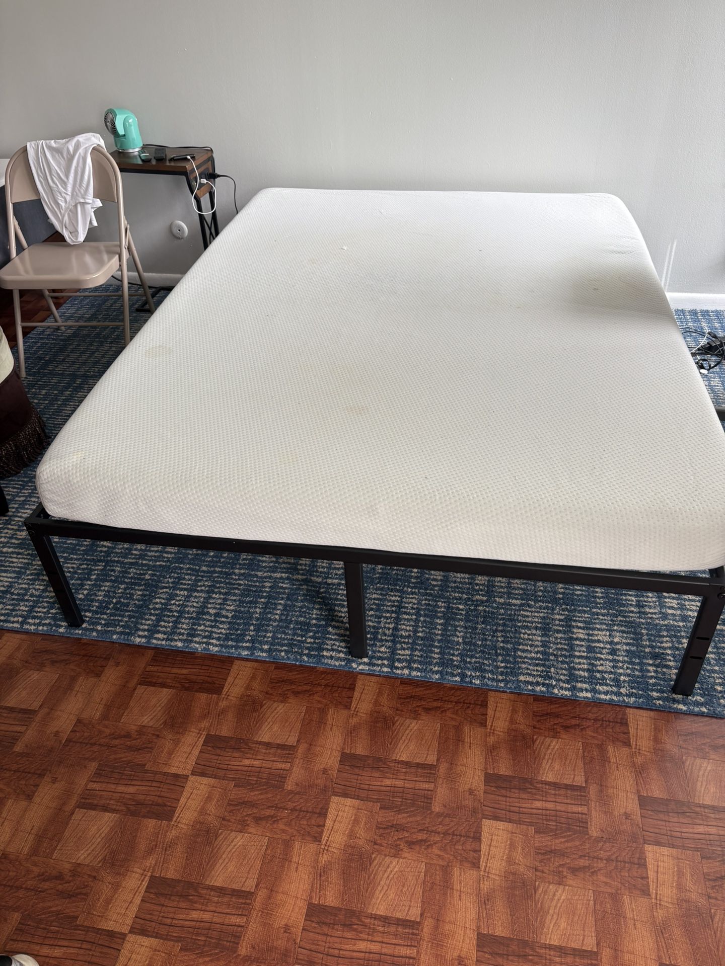 Queen Mattress/bed Frame 