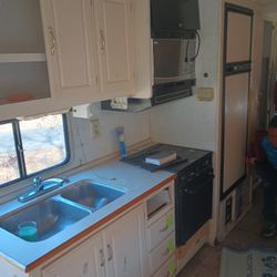 1999 Winnebago Adventurer Inside Pics !!! 