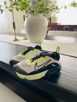 Nike shoes sz 10 toddler