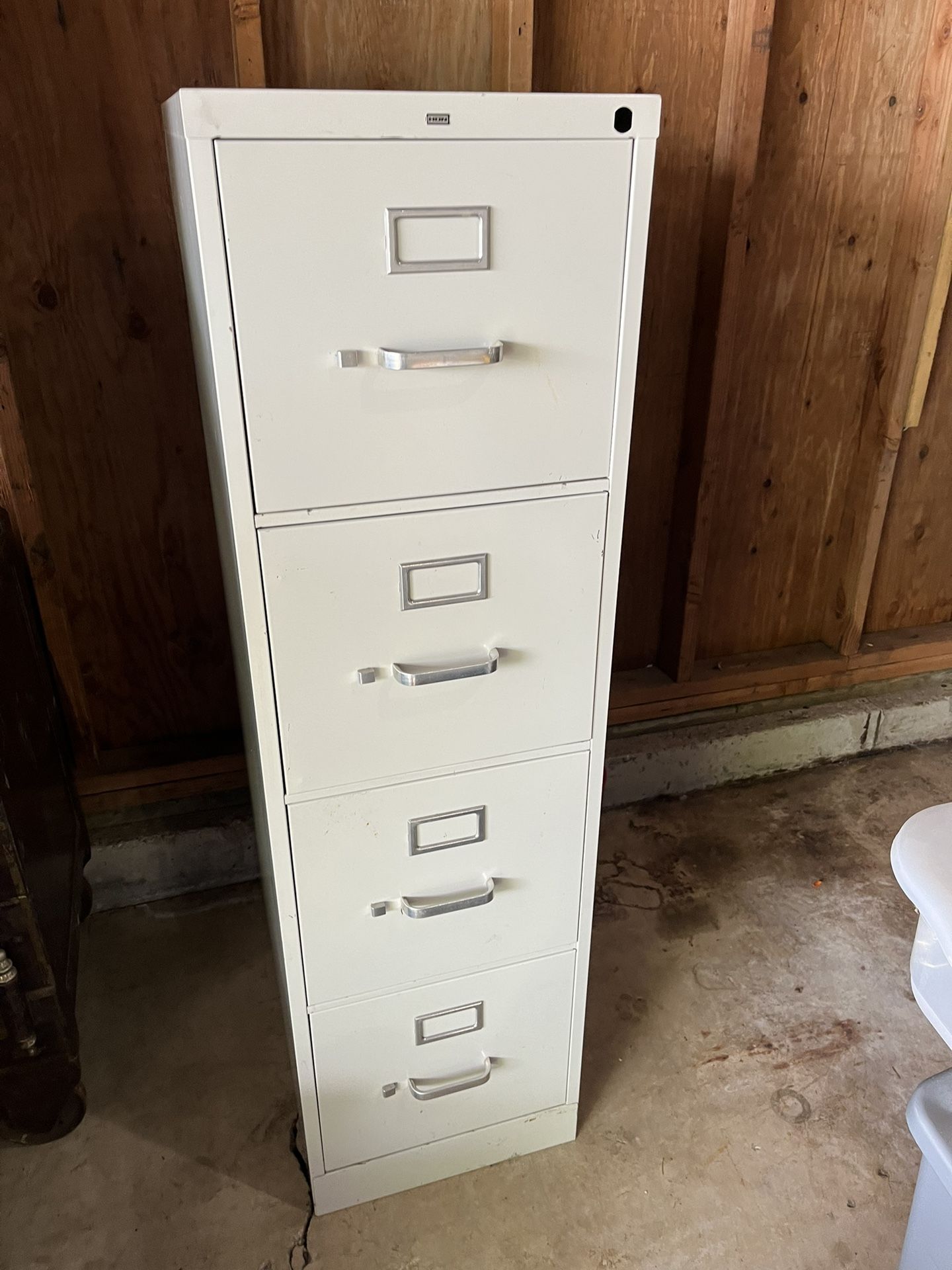 4 Drawer File Cabinet 