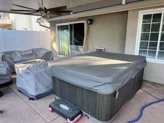 Hot Tub Like New 110v Plug And Play