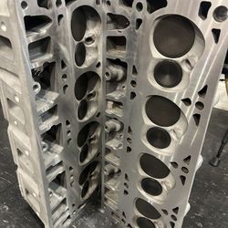 Chevy Cadillac   GMC 6.2  823  Cylinder Heads 