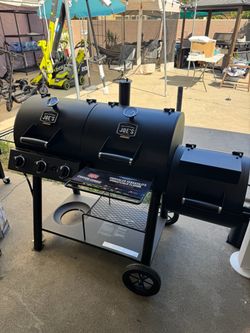 Oklahoma Joe's Canyon Black Liquid propane and charcoal Combo Grill