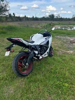 Kawasaki Ninja ZX6R Sport Motorcycle. 6k miles
