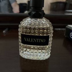 Valentino Yellow Dream 3.4