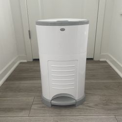 Dékor Hands-Free Diaper Pail – Like New, Barely Used 