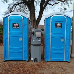 Porta Potty/ Banos