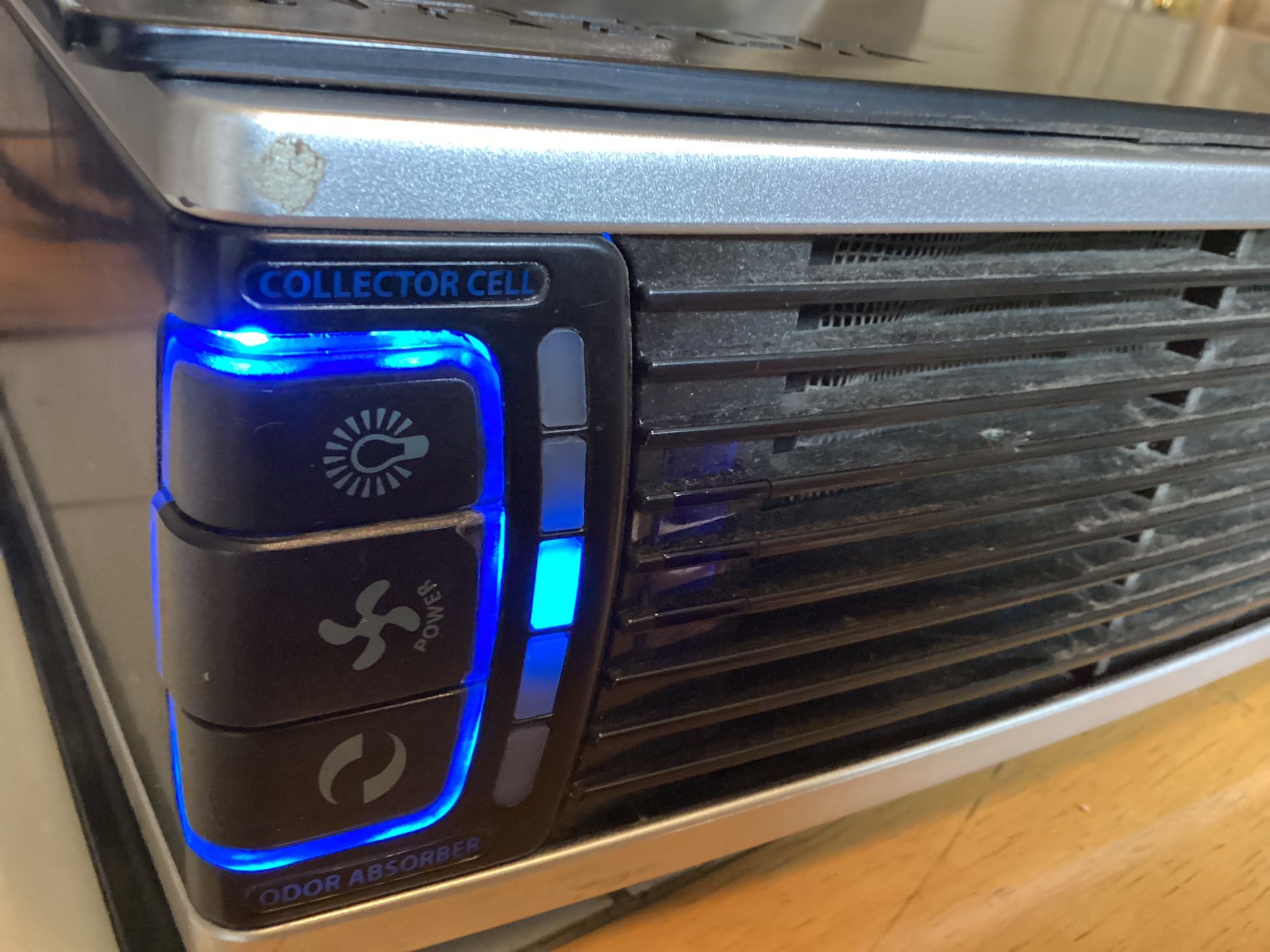 Oreck Top Of The Line Proshield Plus Ionic HEPA Air Purifier Cleaner Like New Condition