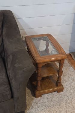Oak end table / side table