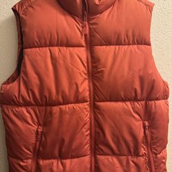 Old Navy Puffer Vest Size M,Orange 