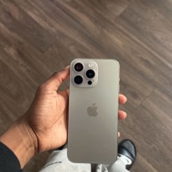 iPhone 15 Pro Max