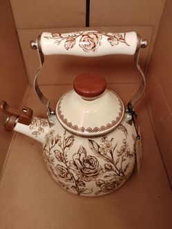 The Pioneer Woman 2.0-Quart Enamel on Steel Agatha Tea Kettle, Brown