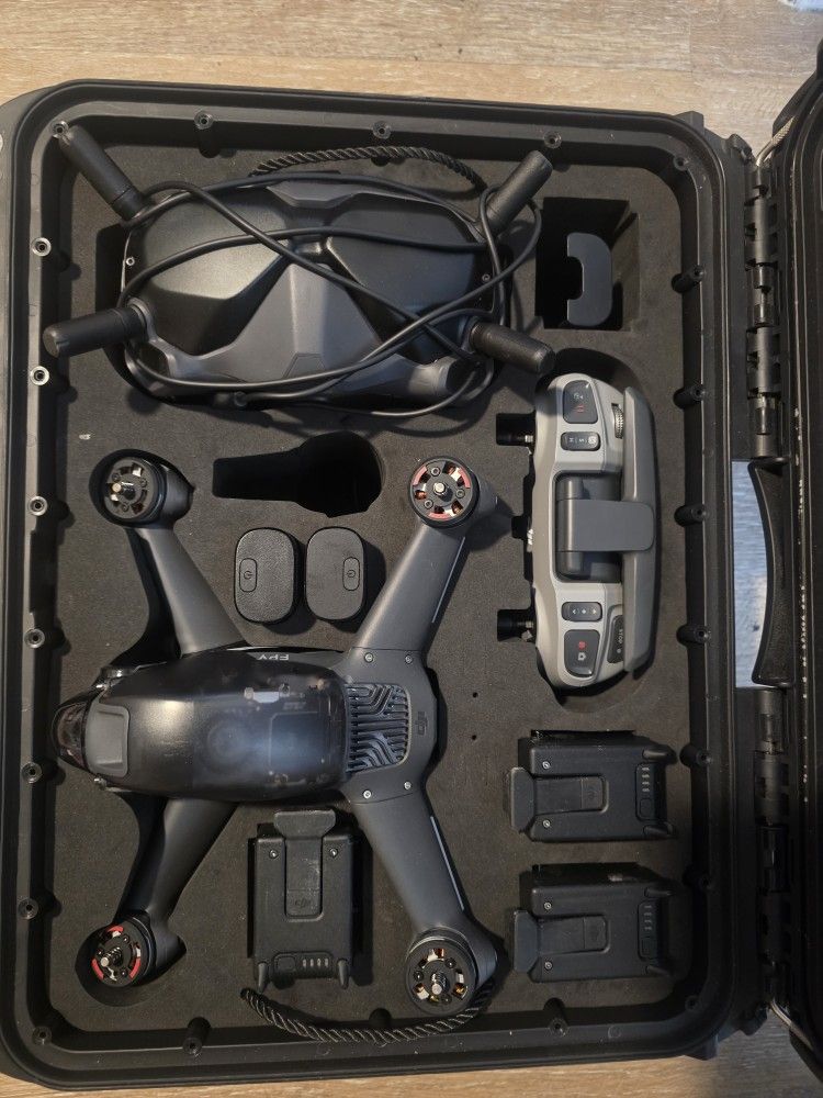 DJI FPV Drone Combo