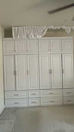Almirahs white brand new very good condition