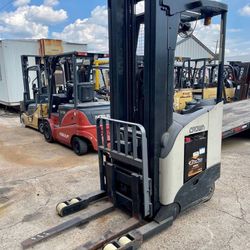 2009 ELECTRIC FORKLIFT