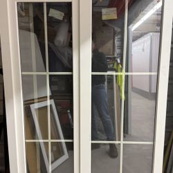 NEW Vinyl Window – White, with Grids
