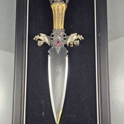 The Guardian of the Fortress Dagger
