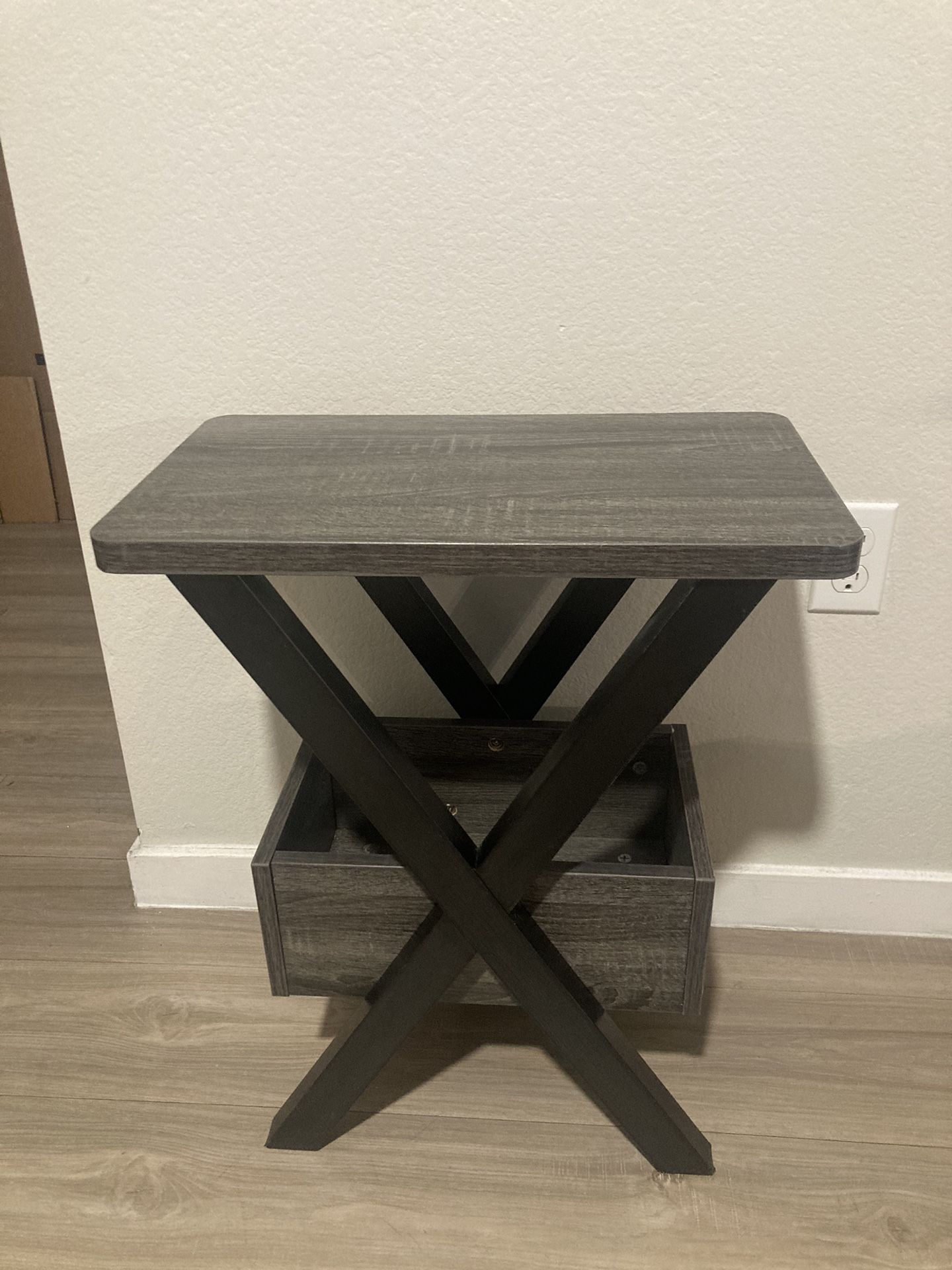 Set Of 2 Nightstand/End Tables (Gray)