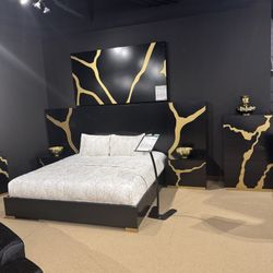 Black/Gold Queen Bed