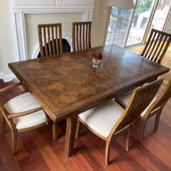 Century Furniture Luxury Dining Table and 6 chairs + extension table board.
