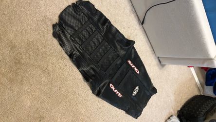 guts seat cover used