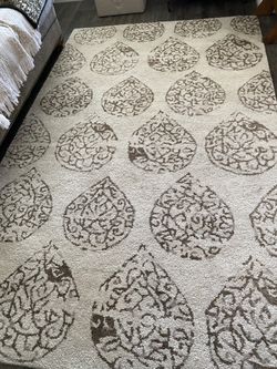 Beautiful 5x7 Wool rug 