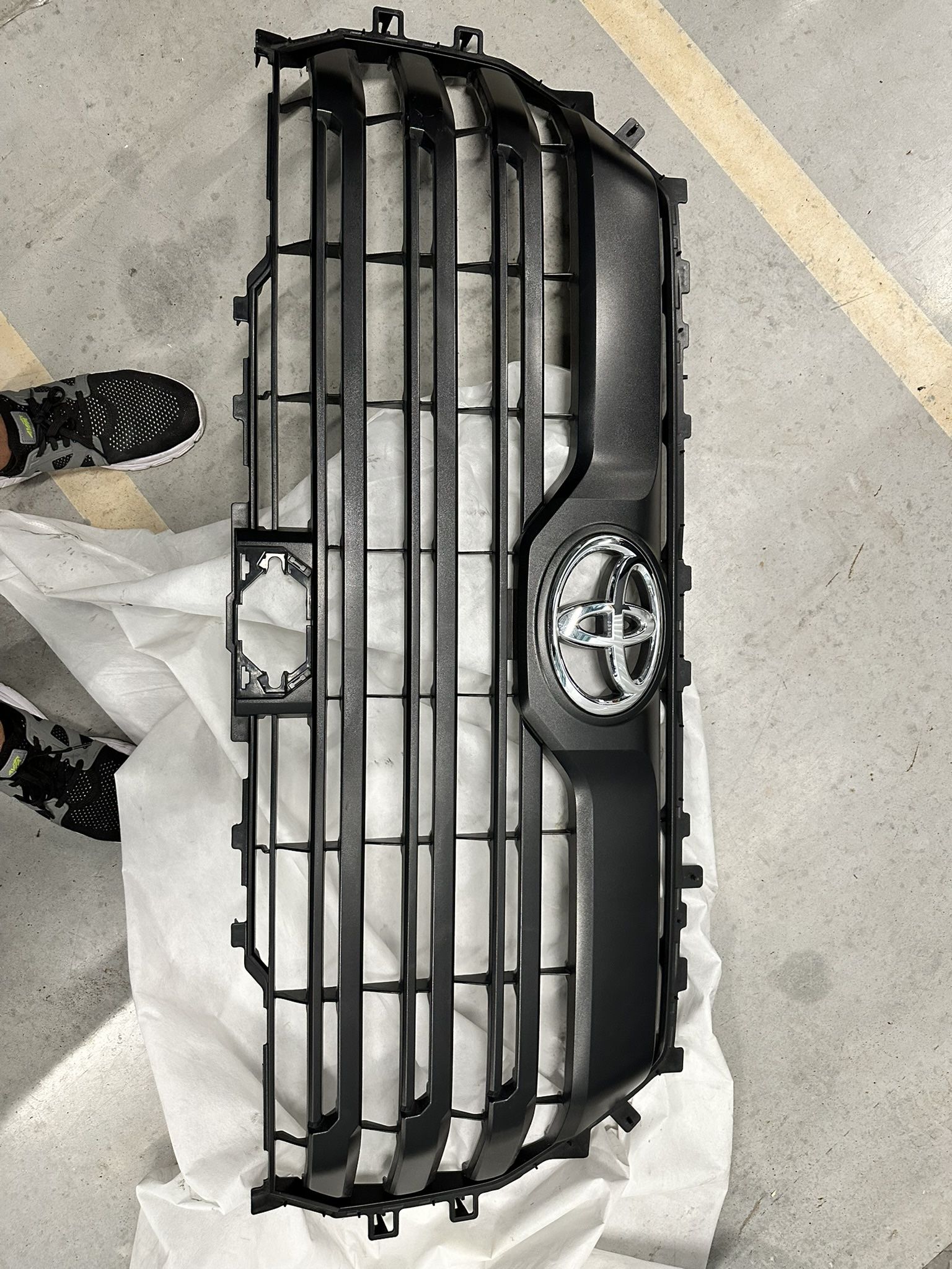 Toyota Tundra 2024 Front Grille ORIGINAL