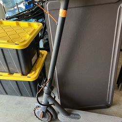 Electric scooter