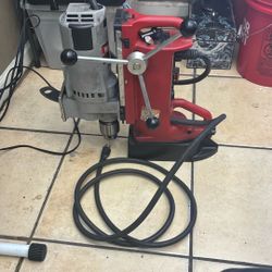 Milwaukee Mag Drill