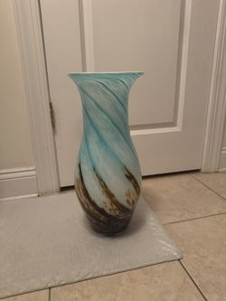 UNIQUE HAND BLOWN Visit > Art Glass Round Vase